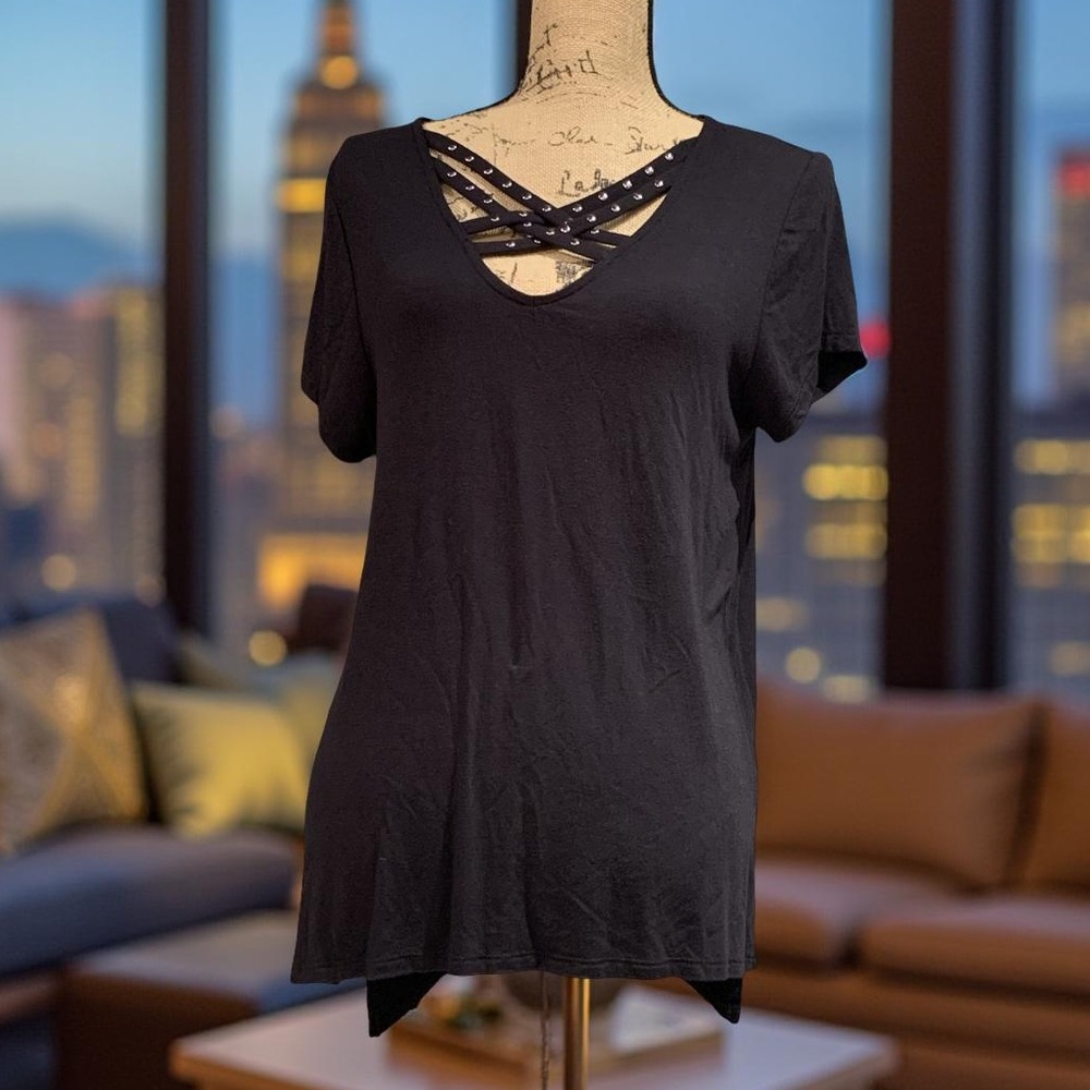 Rock & Republic Black Crisscross Short Sleeve Top L